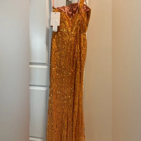 NWT Mac Duggal One Shoulder Mesh Sequin Gown w/Slit in Orange Crush Size 6 - Picture 5 of 8